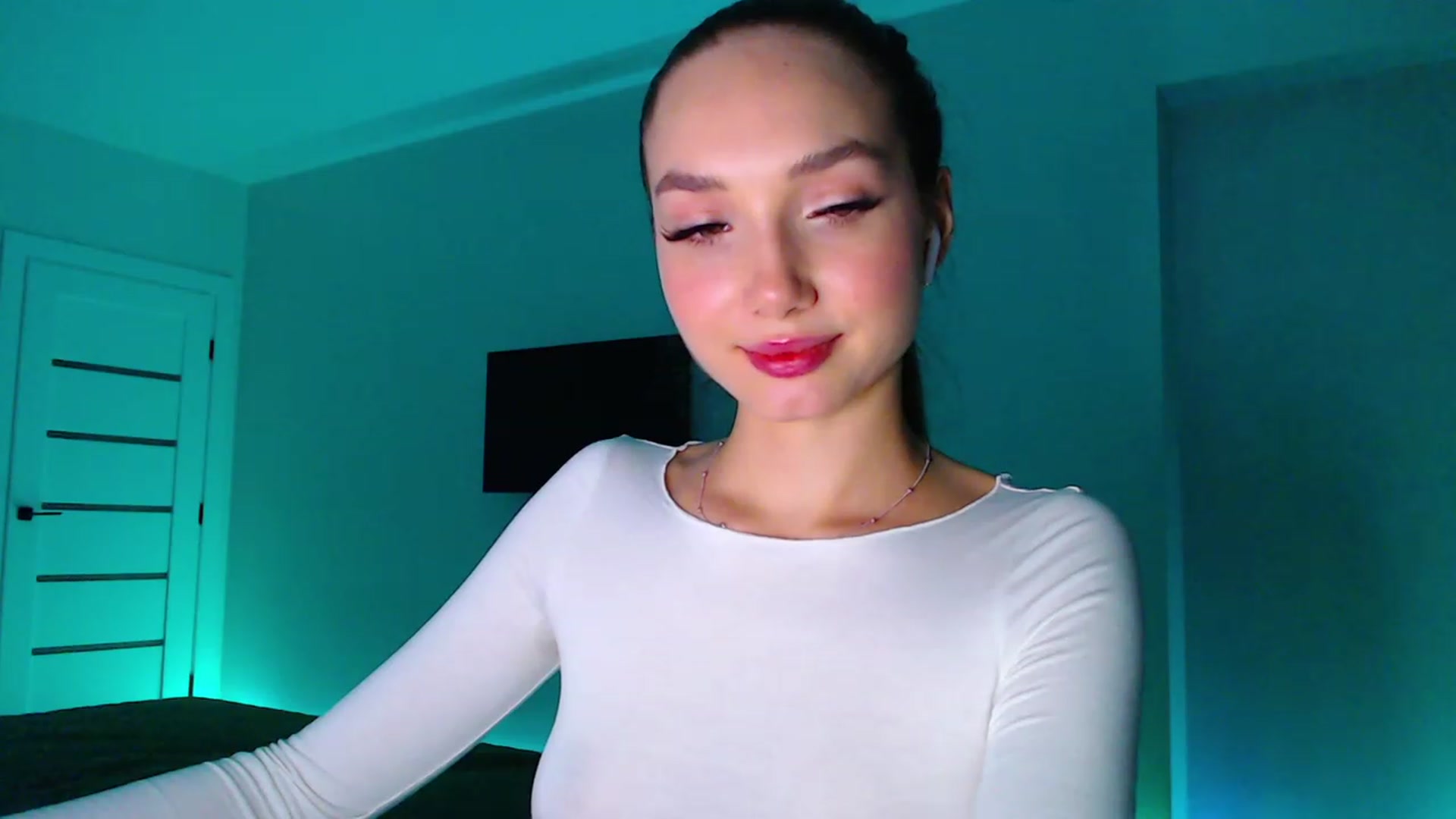 Gallery image thumbnail from Browncat04's myfreecams stream on, 10/18/2023, 15:48 image 18 of 20