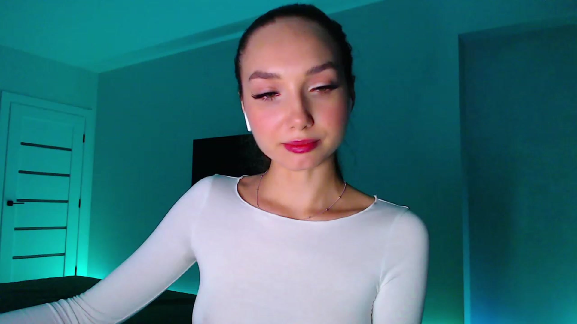 Gallery image thumbnail from Browncat04's myfreecams stream on, 10/18/2023, 15:48 image 15 of 20