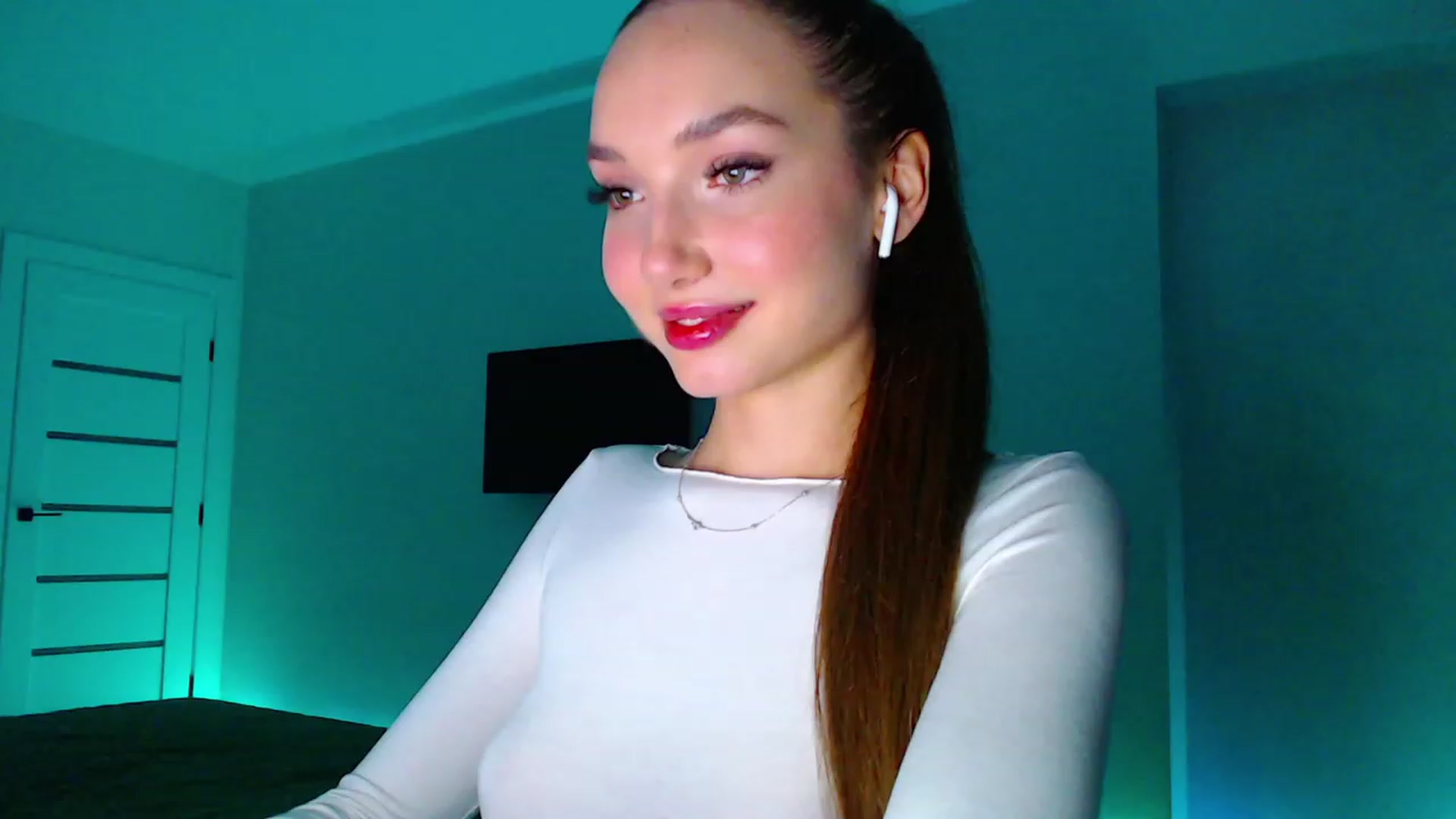 Gallery image thumbnail from Browncat04's myfreecams stream on, 10/18/2023, 15:48 image 2 of 20
