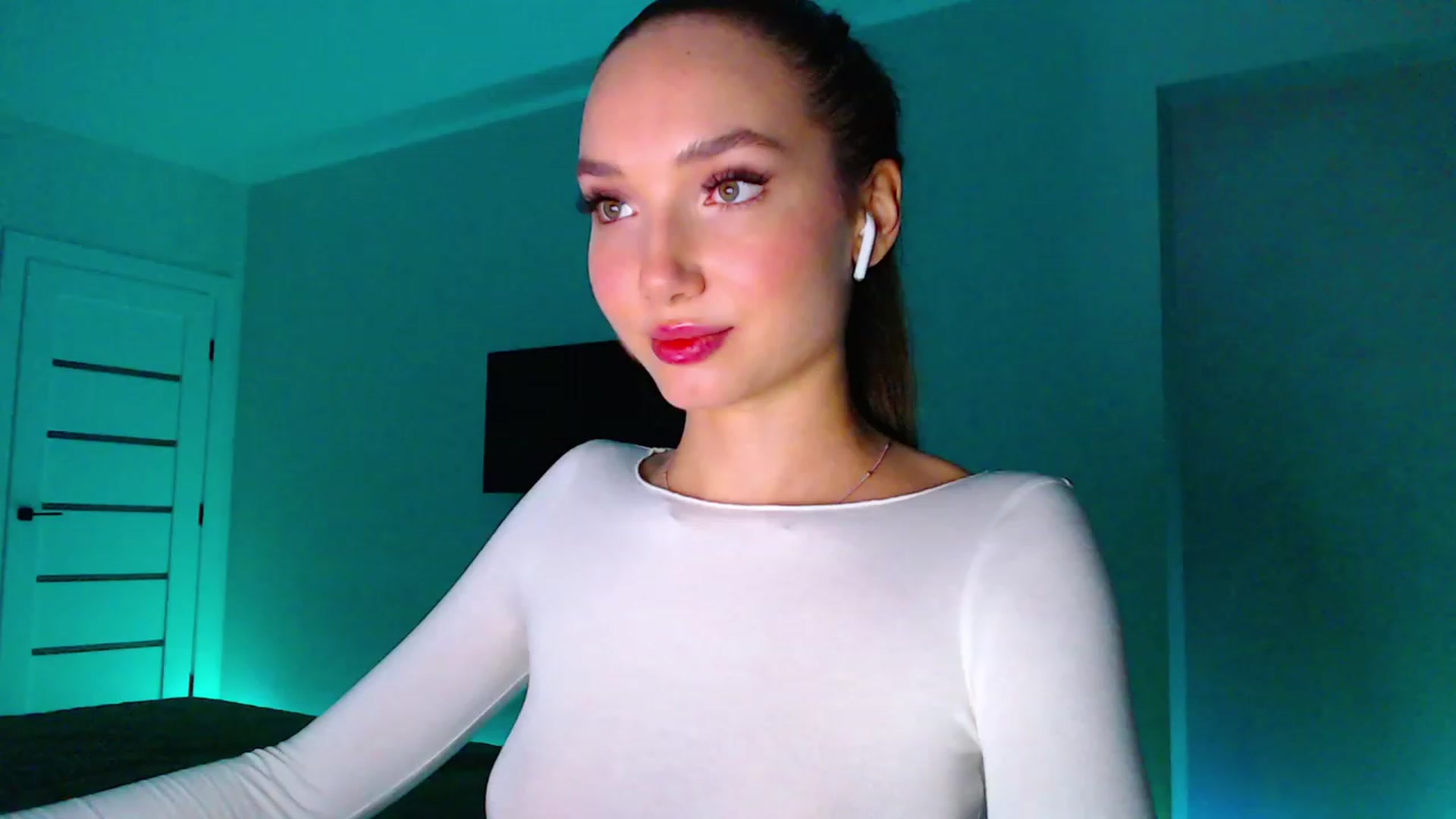 Gallery image thumbnail from Browncat04's myfreecams stream on, 10/18/2023, 15:48 image 8 of 20