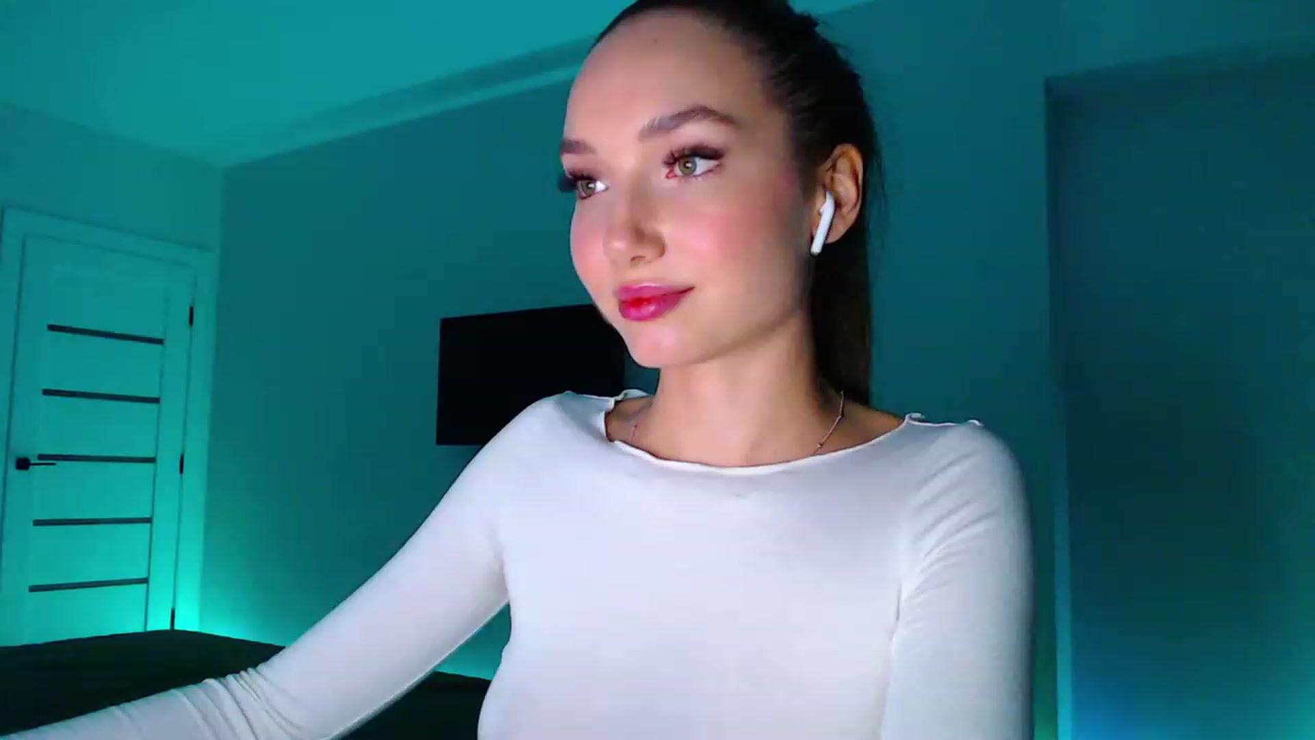 Gallery image thumbnail from Browncat04's myfreecams stream on, 10/18/2023, 15:48 image 19 of 20
