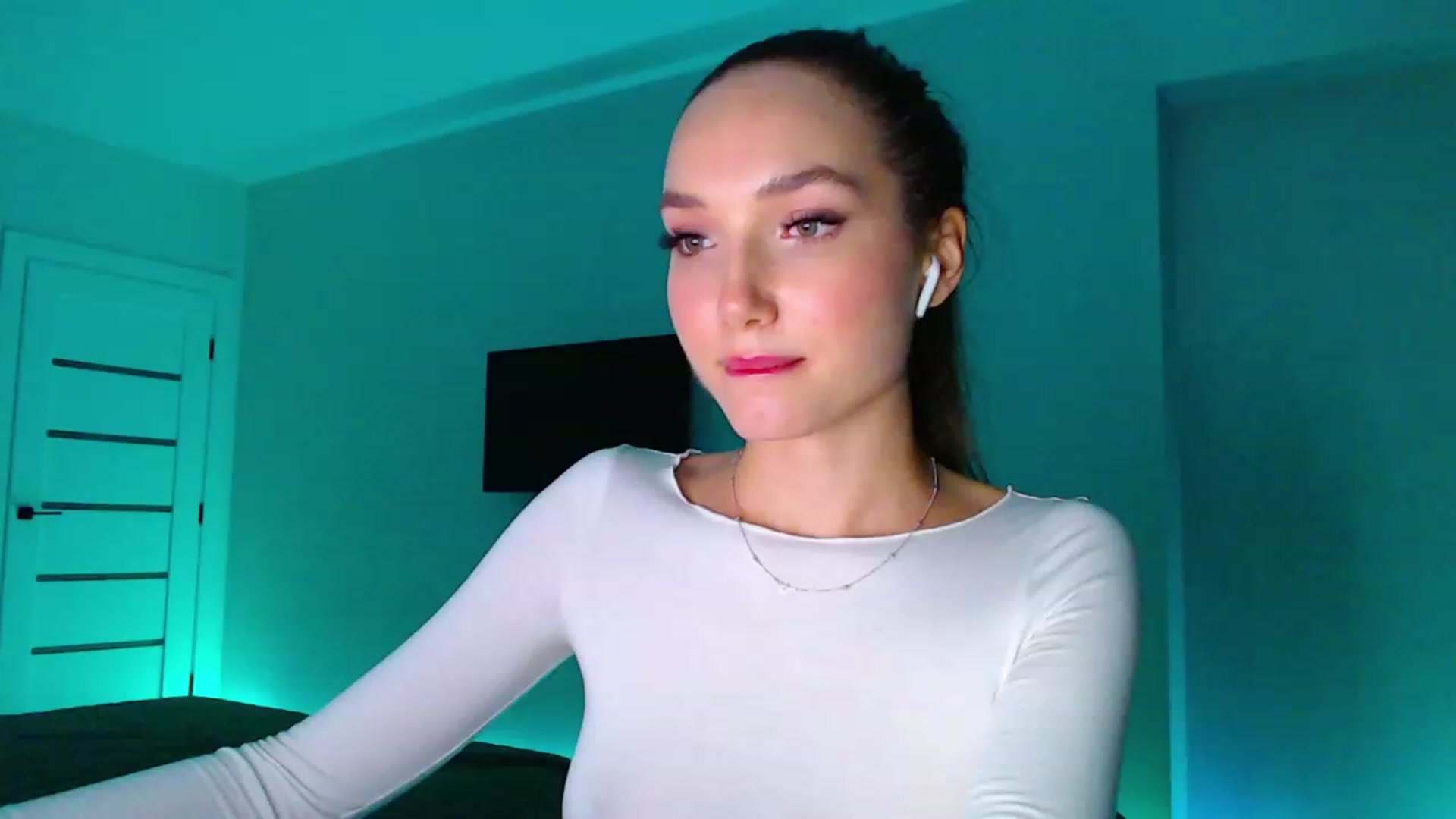 Gallery image thumbnail from Browncat04's myfreecams stream on, 10/18/2023, 17:16 image 2 of 20