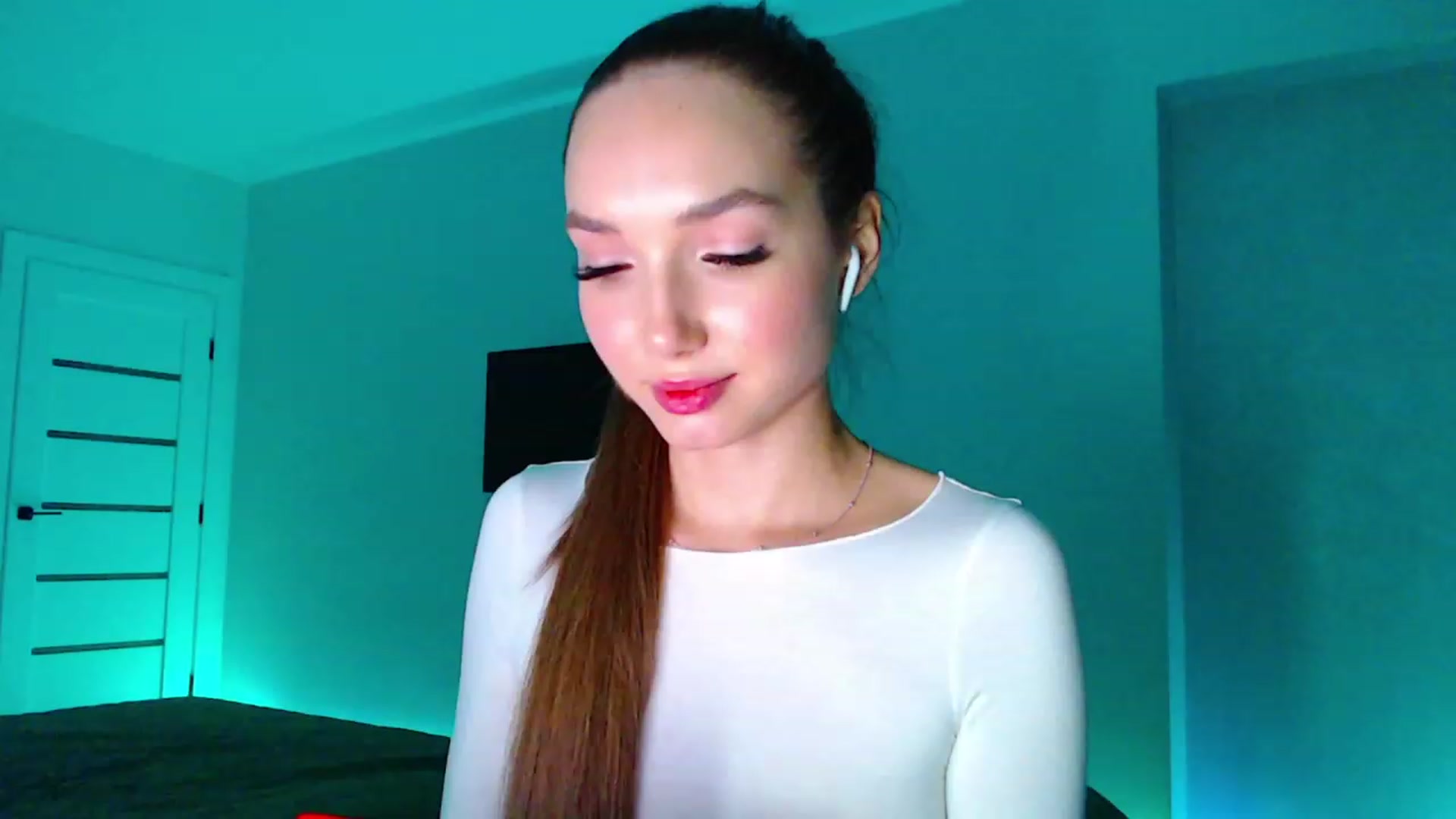 Gallery image thumbnail from Browncat04's myfreecams stream on, 10/18/2023, 17:16 image 17 of 20