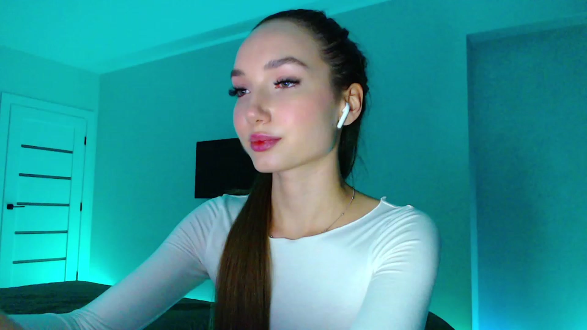 Gallery image thumbnail from Browncat04's myfreecams stream on, 10/18/2023, 17:16 image 20 of 20