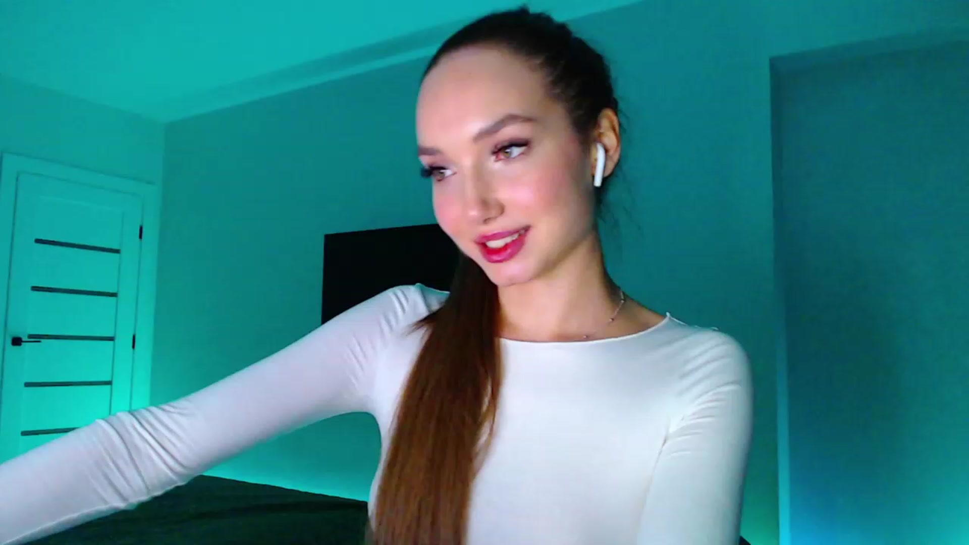 Gallery image thumbnail from Browncat04's myfreecams stream on, 10/18/2023, 17:16 image 19 of 20