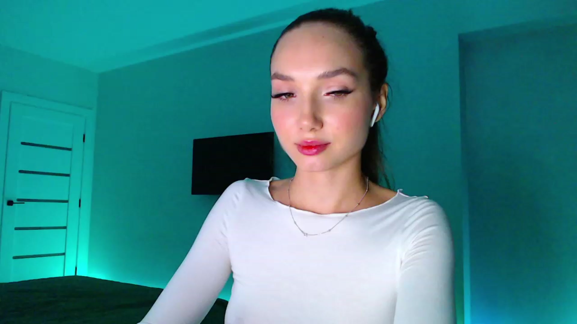 Gallery image thumbnail from Browncat04's myfreecams stream on, 10/18/2023, 17:16 image 1 of 20