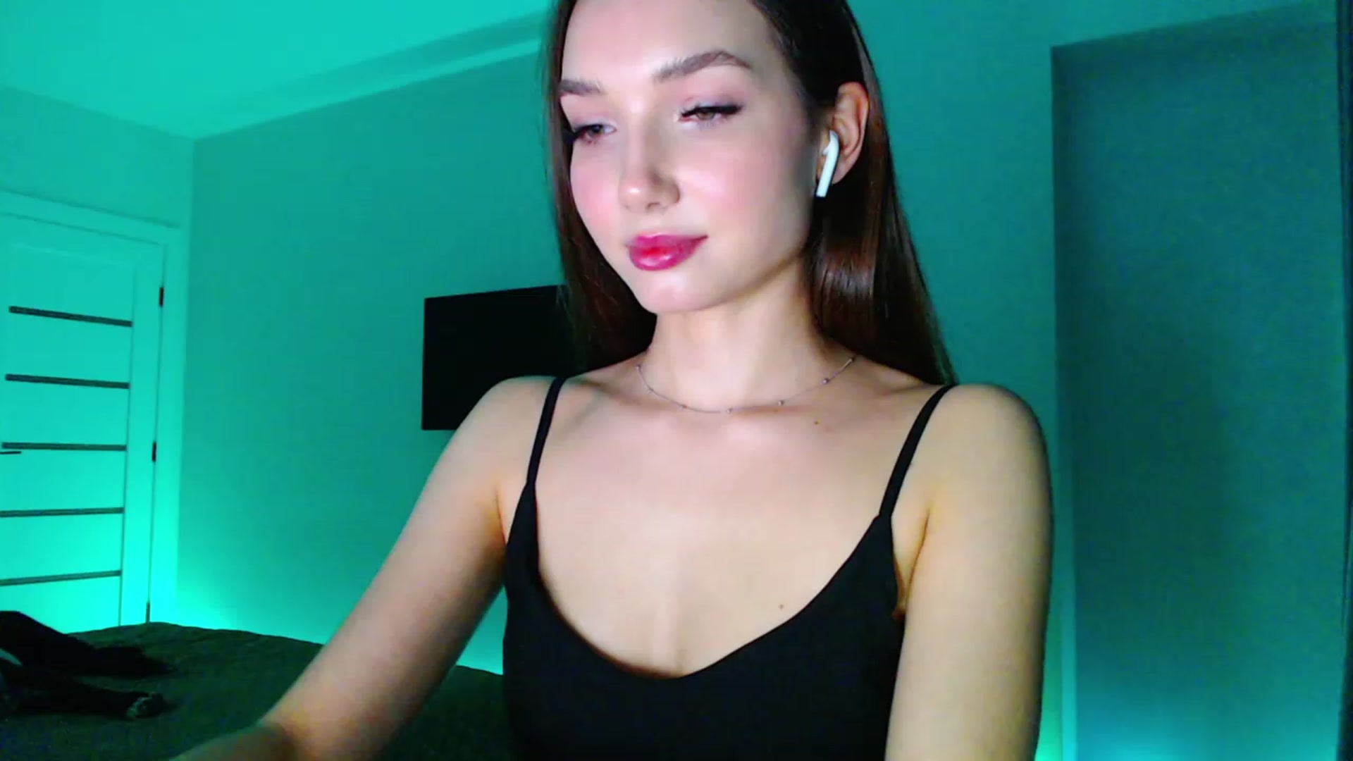 Gallery image thumbnail from Browncat04's myfreecams stream on, 11/05/2023, 16:17 image 13 of 20