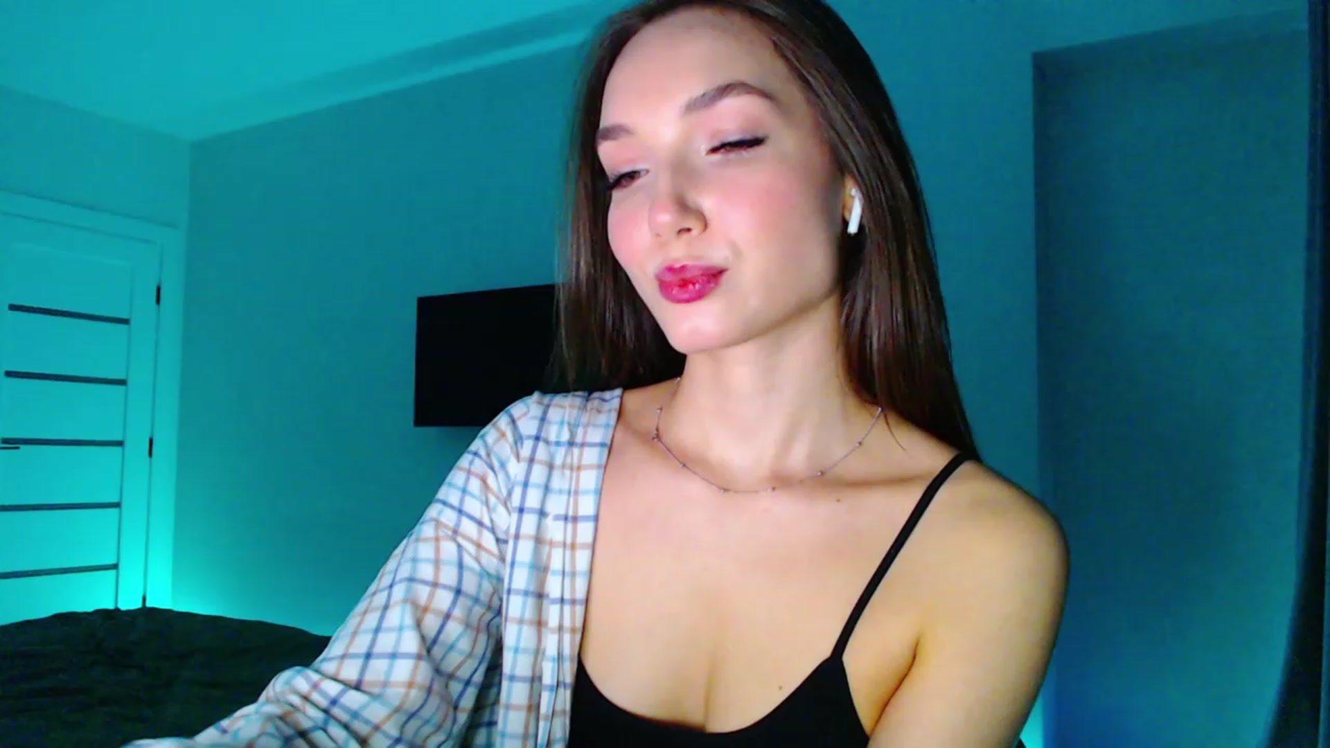 Gallery image thumbnail from Browncat04's myfreecams stream on, 11/16/2023, 14:03 image 17 of 20