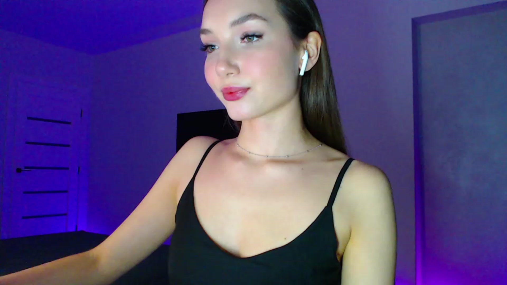 Gallery image thumbnail from Browncat04's myfreecams stream on, 11/23/2023, 15:17 image 15 of 20