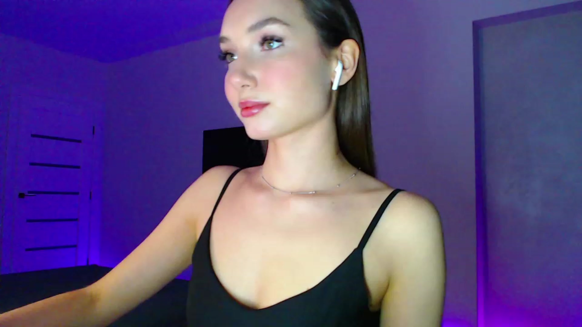 Gallery image thumbnail from Browncat04's myfreecams stream on, 11/23/2023, 15:17 image 14 of 20