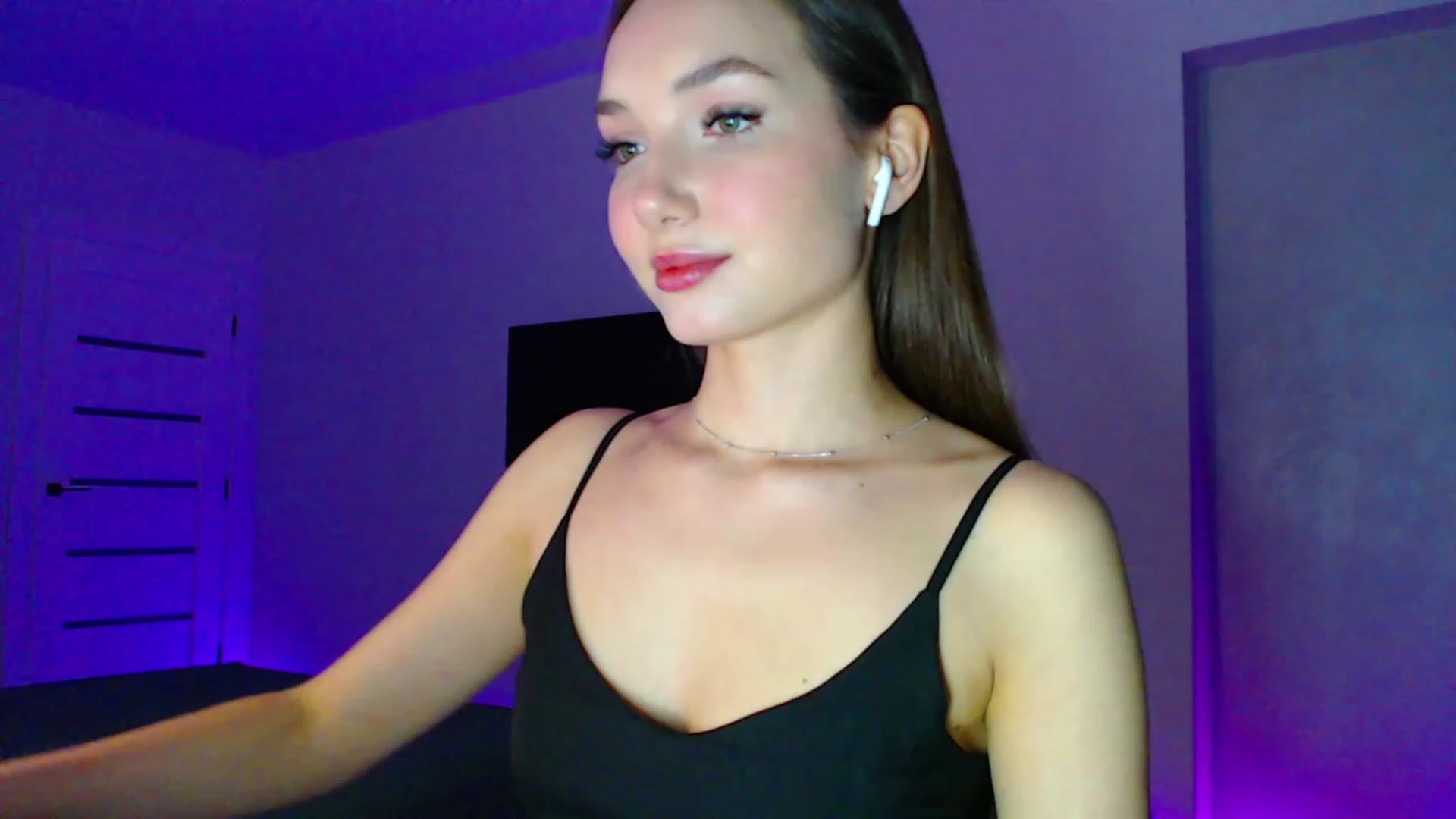Gallery image thumbnail from Browncat04's myfreecams stream on, 11/23/2023, 15:17 image 18 of 20