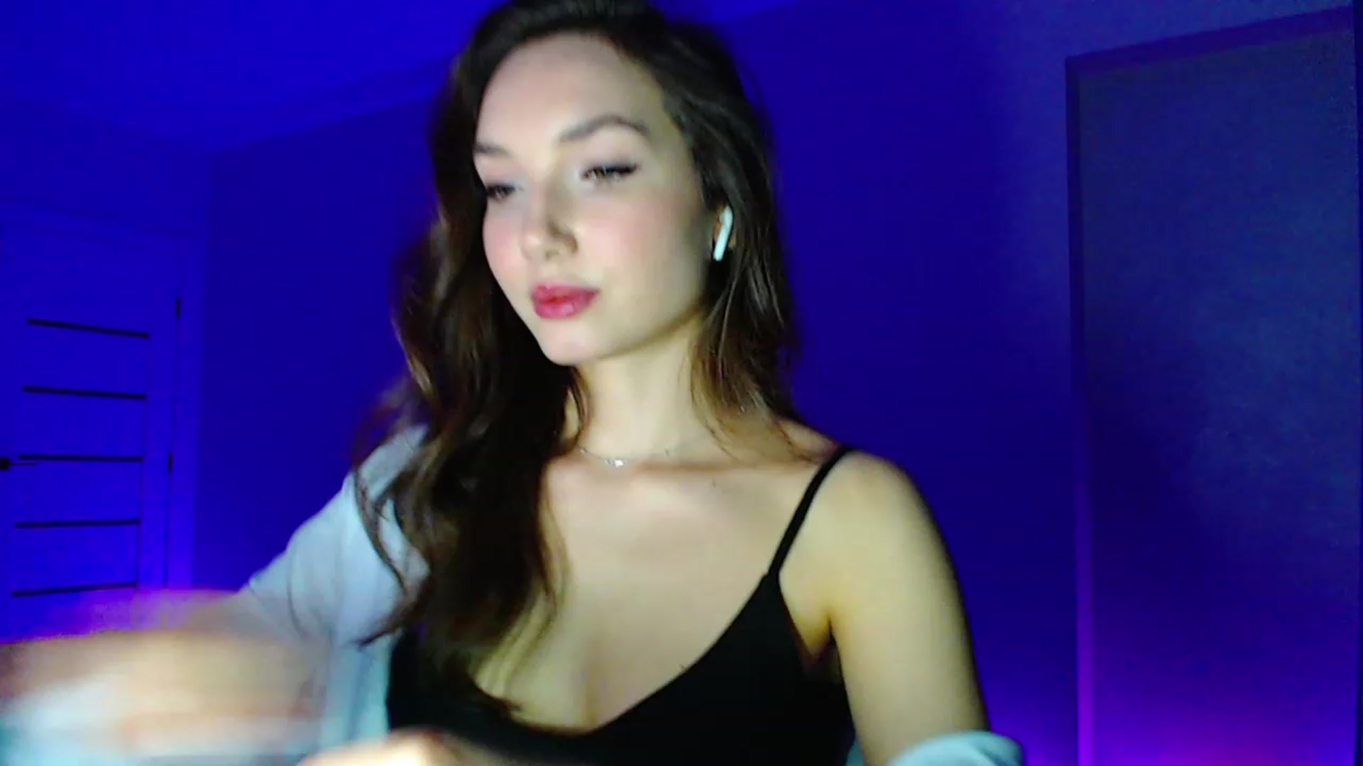 Gallery image thumbnail from Browncat04's myfreecams stream on, 11/27/2023, 17:27 image 11 of 20