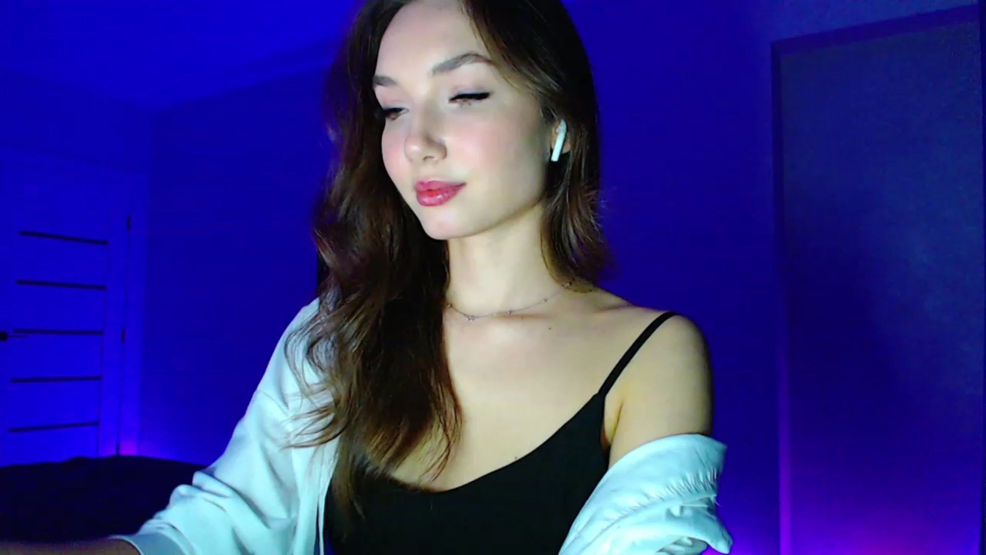 Gallery image thumbnail from Browncat04's myfreecams stream on, 11/27/2023, 17:27 image 4 of 20
