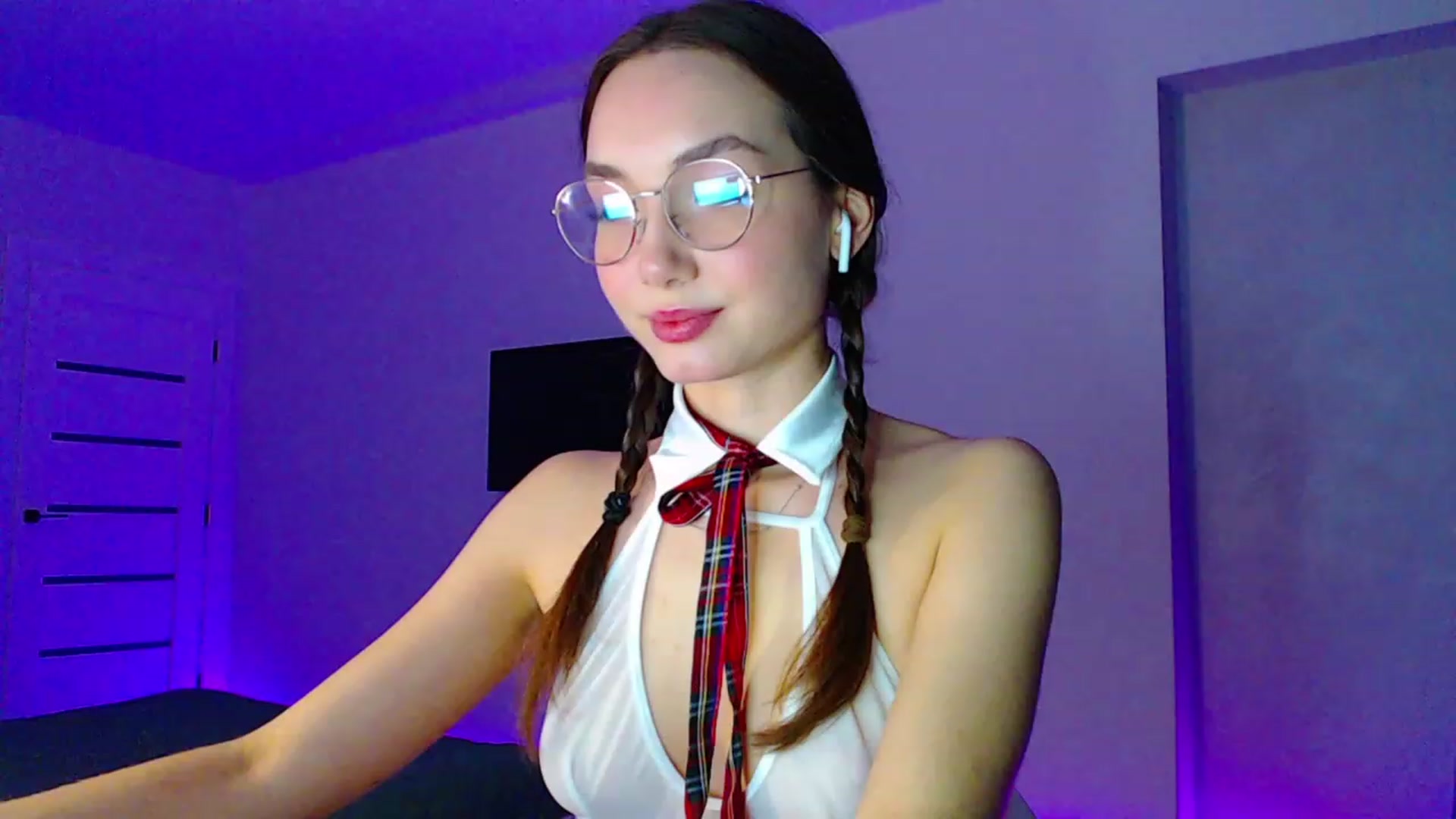 Gallery image thumbnail from Browncat04's myfreecams stream on, 12/17/2023, 15:24 image 2 of 20
