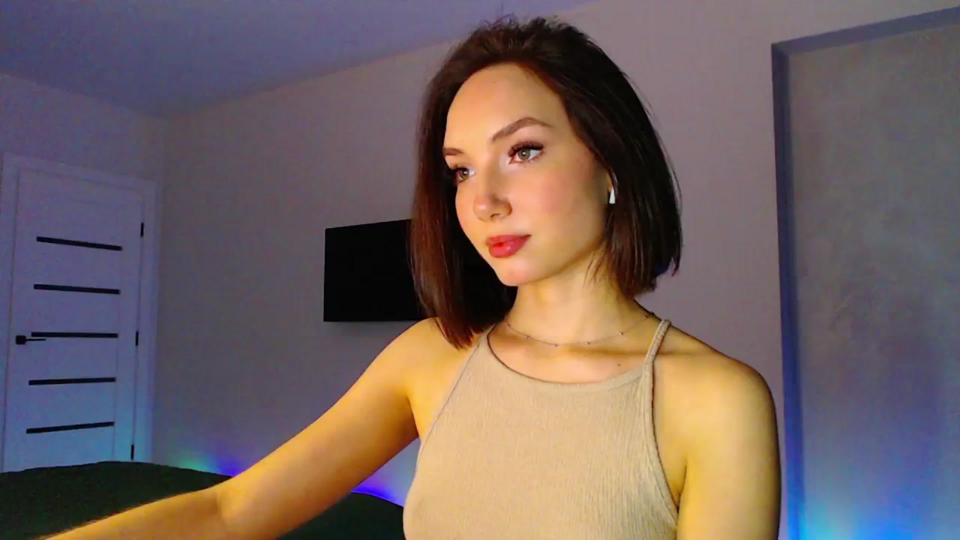 Gallery image thumbnail from Browncat04's myfreecams stream on, 03/19/2024, 18:06 image 9 of 20