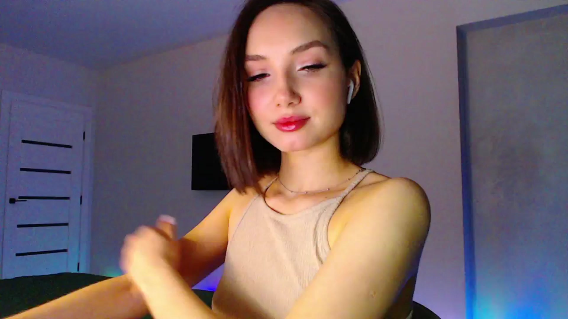 Gallery image thumbnail from Browncat04's myfreecams stream on, 03/19/2024, 18:06 image 17 of 20