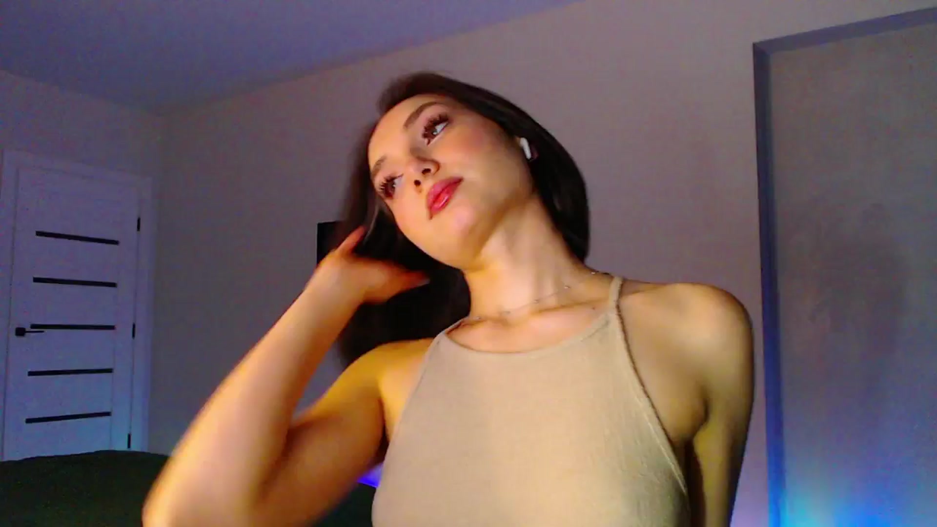 Gallery image thumbnail from Browncat04's myfreecams stream on, 03/19/2024, 18:06 image 18 of 20