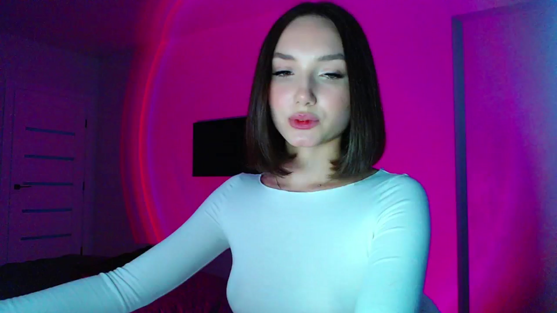 Gallery image thumbnail from Browncat04's myfreecams stream on, 05/04/2024, 14:55 image 18 of 20