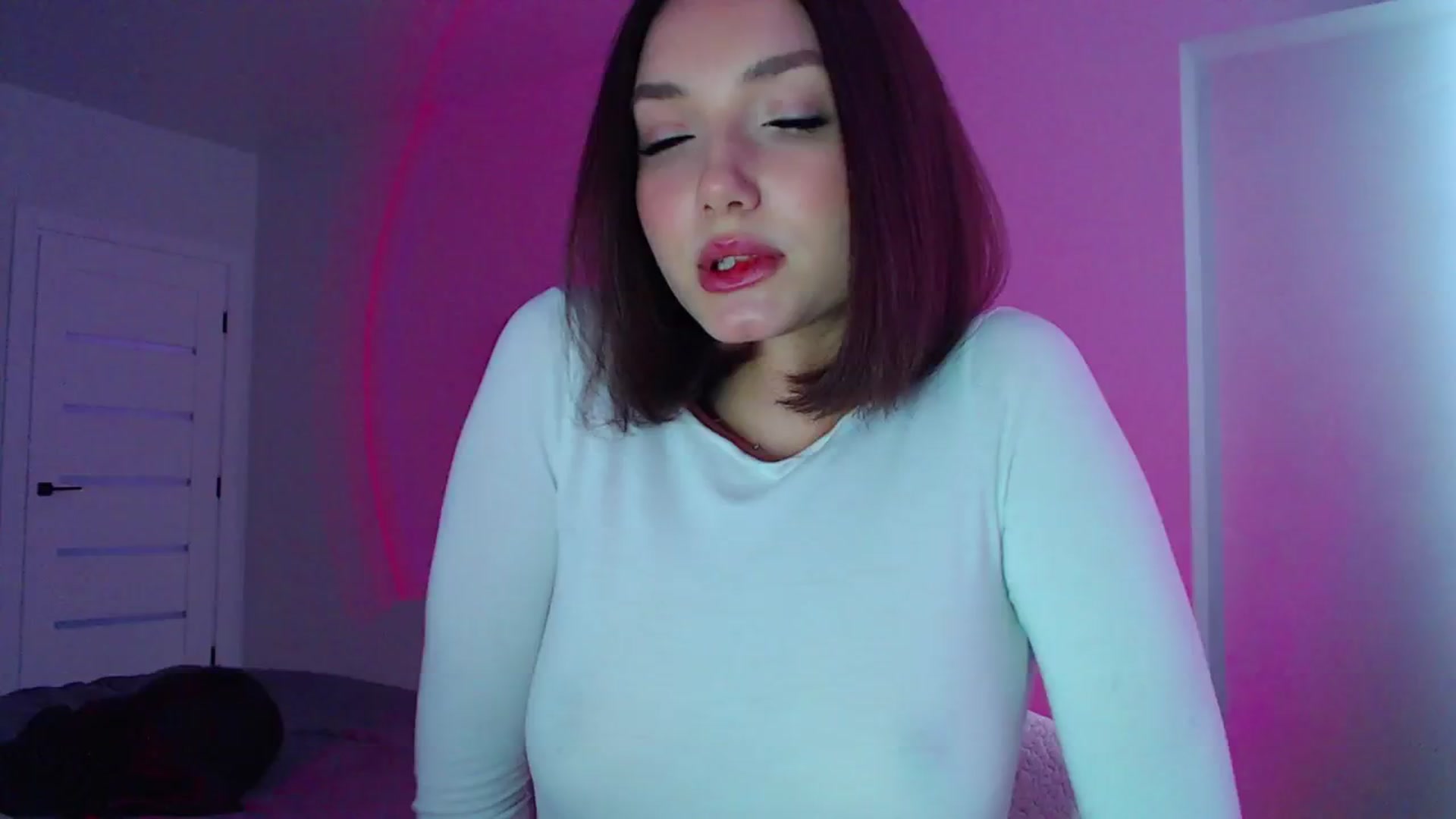 Gallery image thumbnail from Browncat04's myfreecams stream on, 05/04/2024, 14:55 image 1 of 20