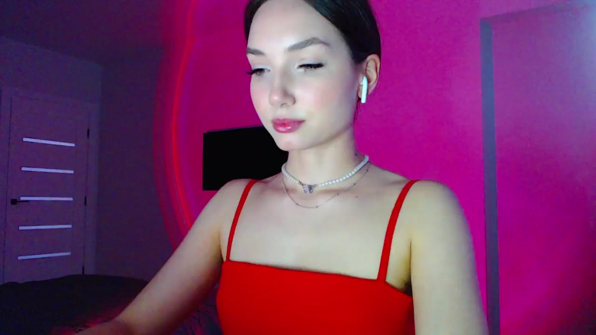 Gallery image thumbnail from Browncat04's myfreecams stream on, 05/11/2024, 14:36 image 20 of 20