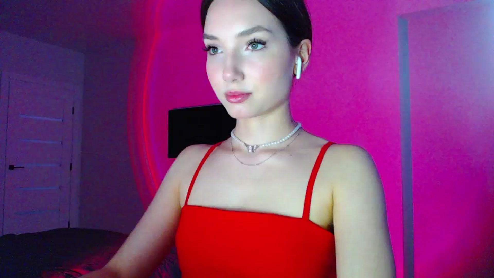 Gallery image thumbnail from Browncat04's myfreecams stream on, 05/11/2024, 14:36 image 18 of 20