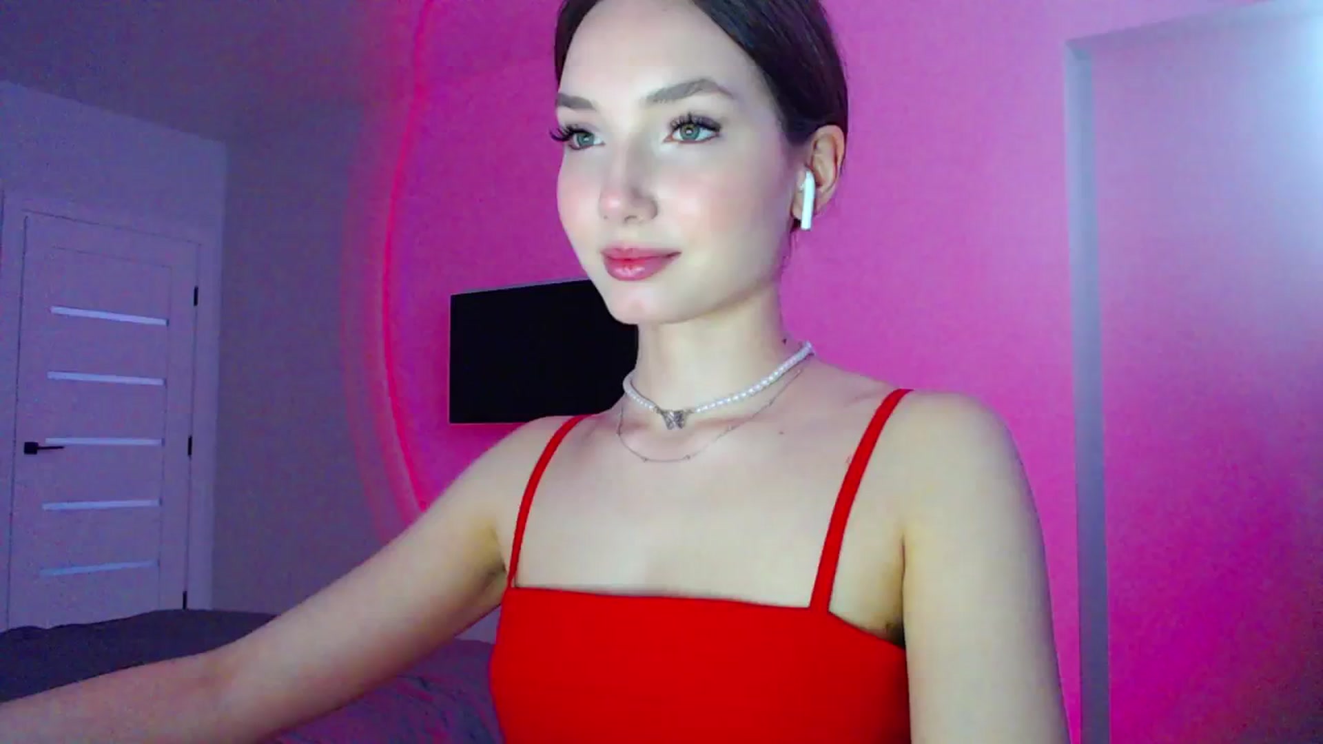 Gallery image thumbnail from Browncat04's myfreecams stream on, 05/11/2024, 14:36 image 13 of 20