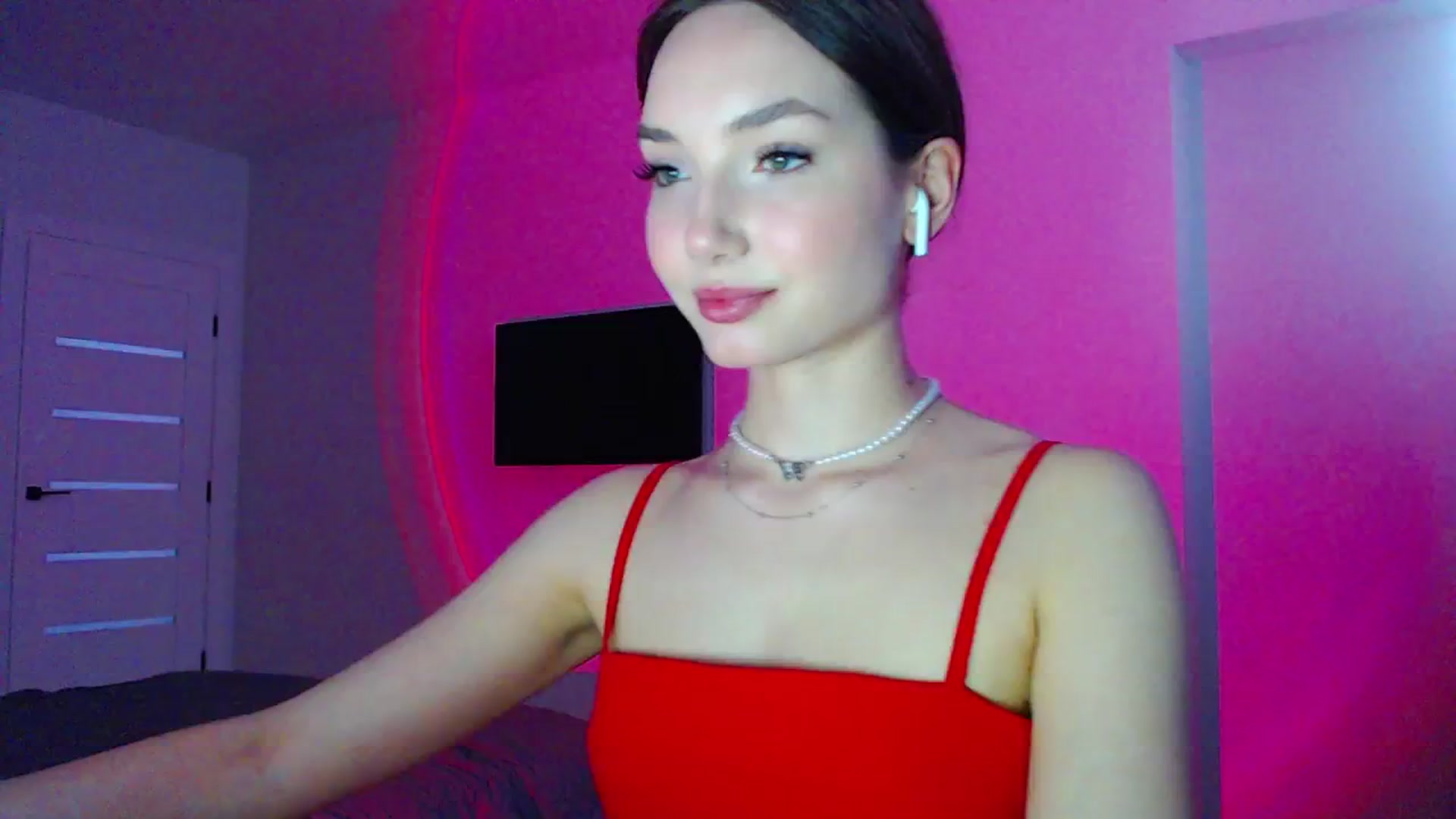 Gallery image thumbnail from Browncat04's myfreecams stream on, 05/11/2024, 14:36 image 14 of 20