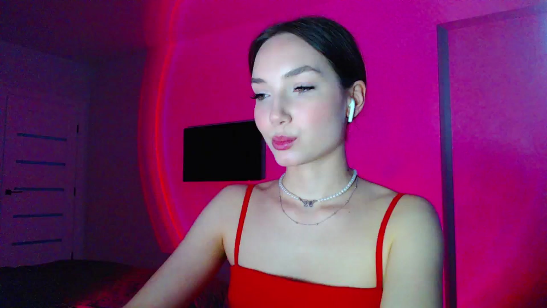 Gallery image thumbnail from Browncat04's myfreecams stream on, 05/11/2024, 16:01 image 16 of 20