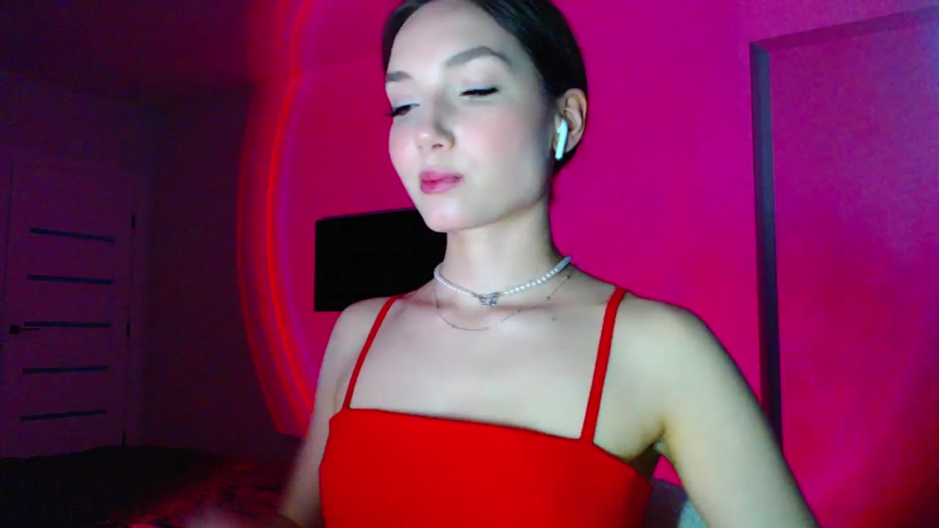 Gallery image thumbnail from Browncat04's myfreecams stream on, 05/11/2024, 16:30 image 16 of 20