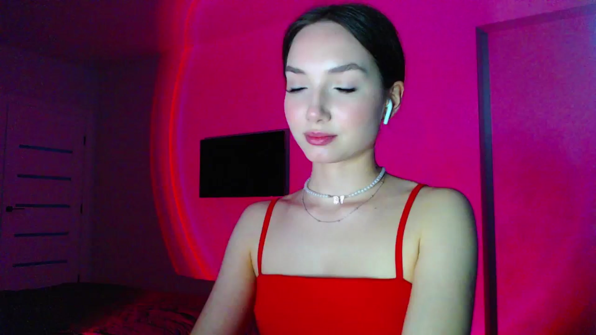 Gallery image thumbnail from Browncat04's myfreecams stream on, 05/11/2024, 16:30 image 10 of 20