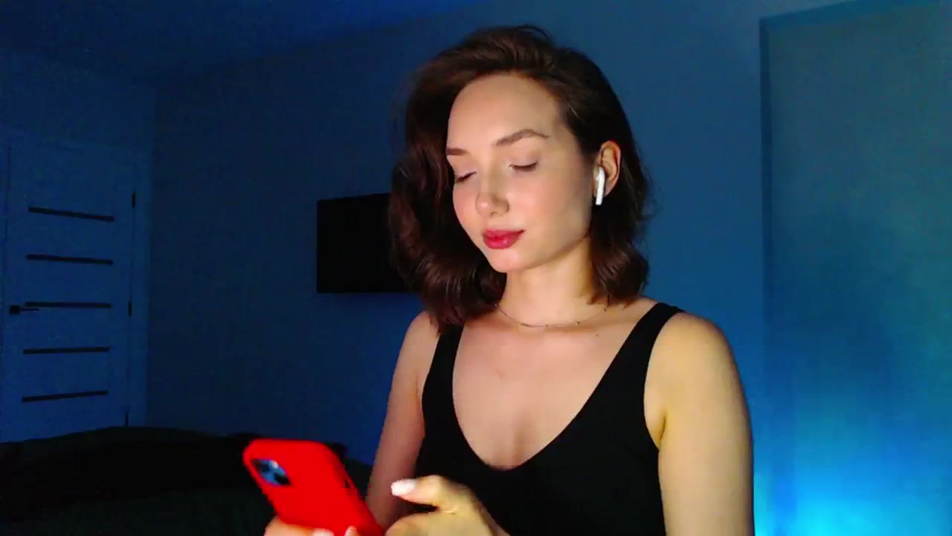 Gallery image thumbnail from Browncat04's myfreecams stream on, 06/18/2024, 17:10 image 11 of 20