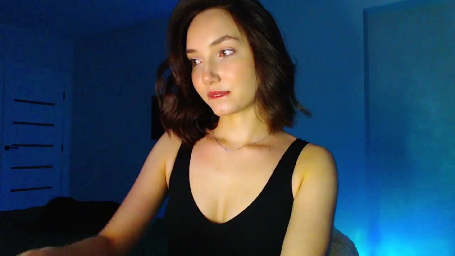Gallery image thumbnail from Browncat04's myfreecams stream on, 06/18/2024, 17:10 image 15 of 20