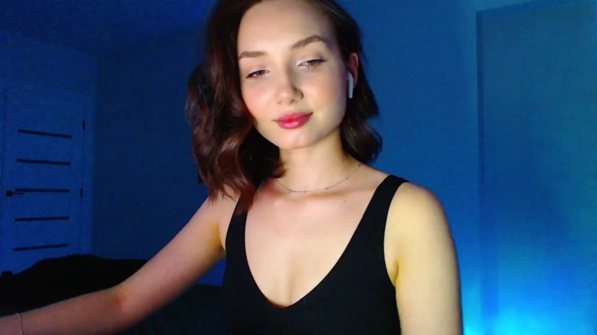 Gallery image thumbnail from Browncat04's myfreecams stream on, 06/18/2024, 17:10 image 6 of 20