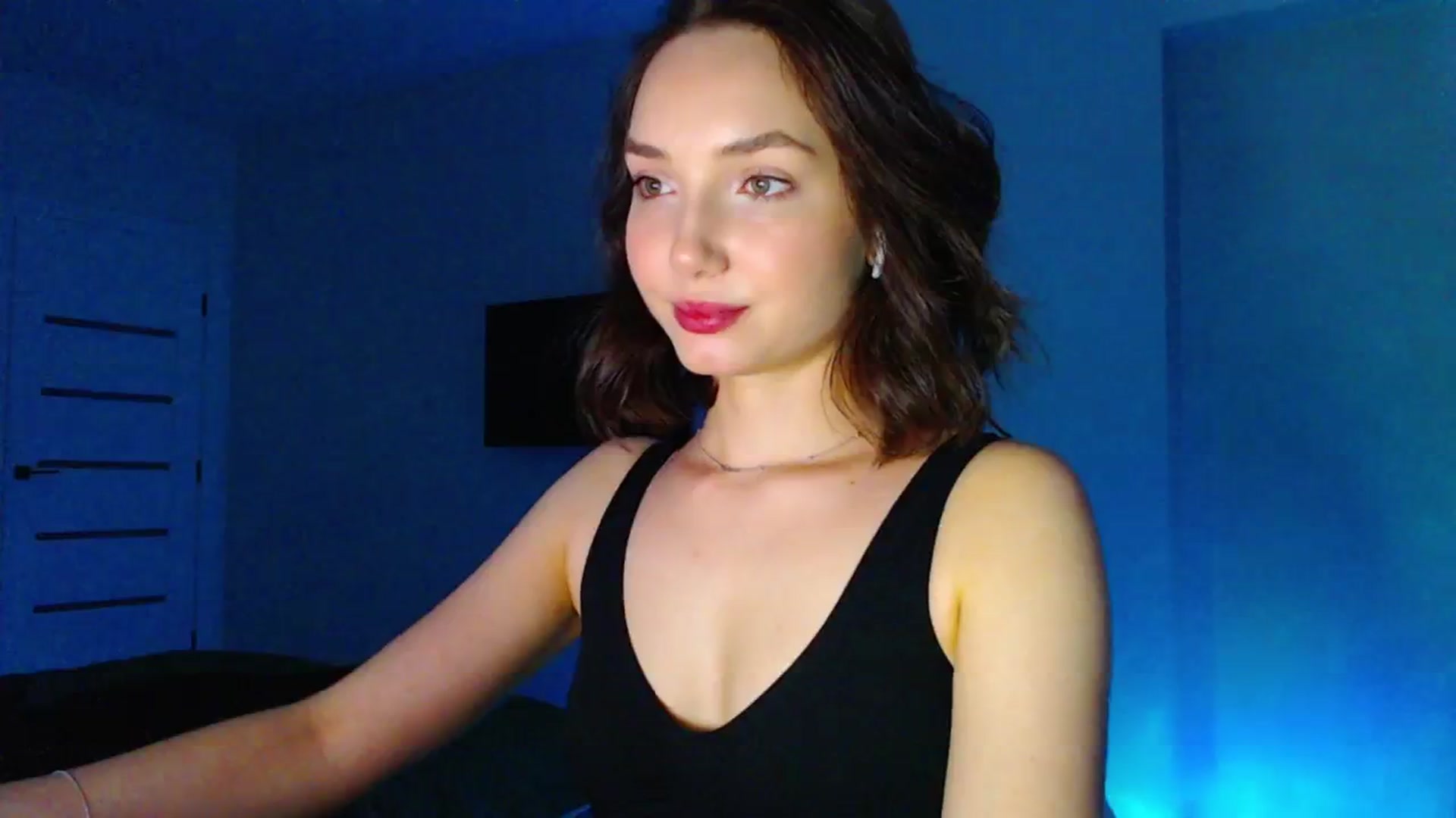 Gallery image thumbnail from Browncat04's myfreecams stream on, 06/18/2024, 17:10 image 8 of 20