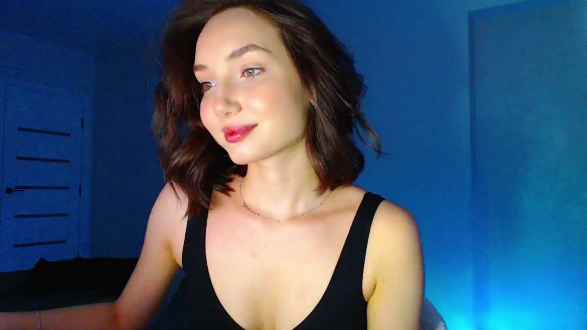 Gallery image thumbnail from Browncat04's myfreecams stream on, 06/18/2024, 17:10 image 1 of 20