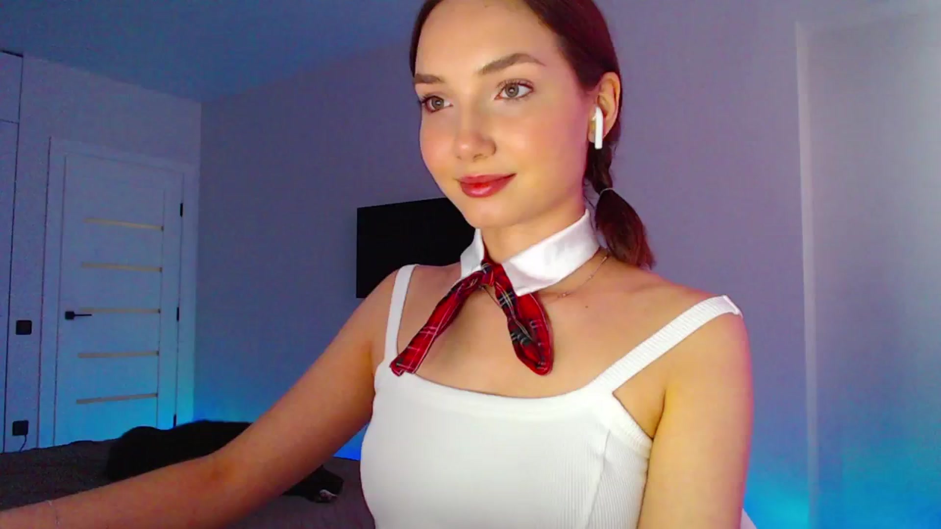 Gallery image thumbnail from Browncat04's myfreecams stream on, 07/04/2024, 14:51 image 12 of 20
