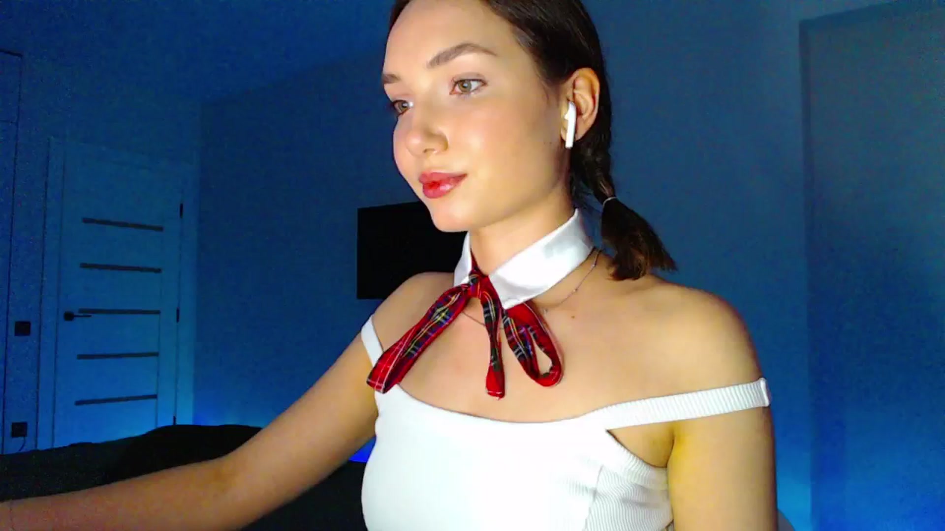 Gallery image thumbnail from Browncat04's myfreecams stream on, 07/04/2024, 15:57 image 13 of 20
