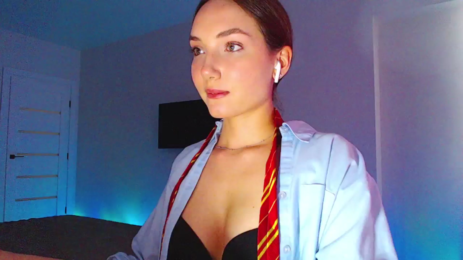 Gallery image thumbnail from Browncat04's myfreecams stream on, 07/20/2024, 15:27 image 13 of 20