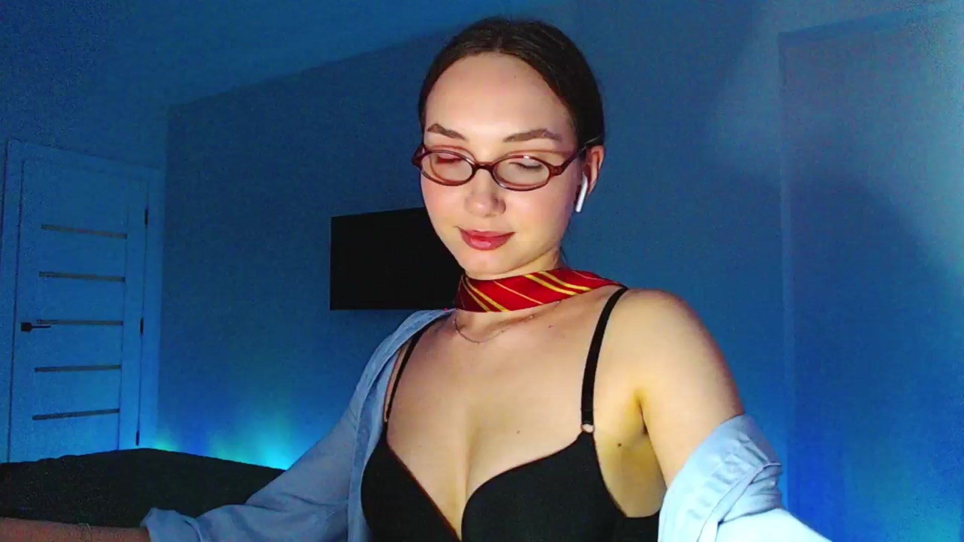 Gallery image thumbnail from Browncat04's myfreecams stream on, 07/20/2024, 15:27 image 19 of 20