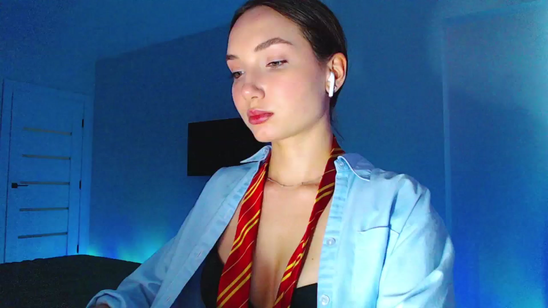 Gallery image thumbnail from Browncat04's myfreecams stream on, 07/20/2024, 15:27 image 15 of 20