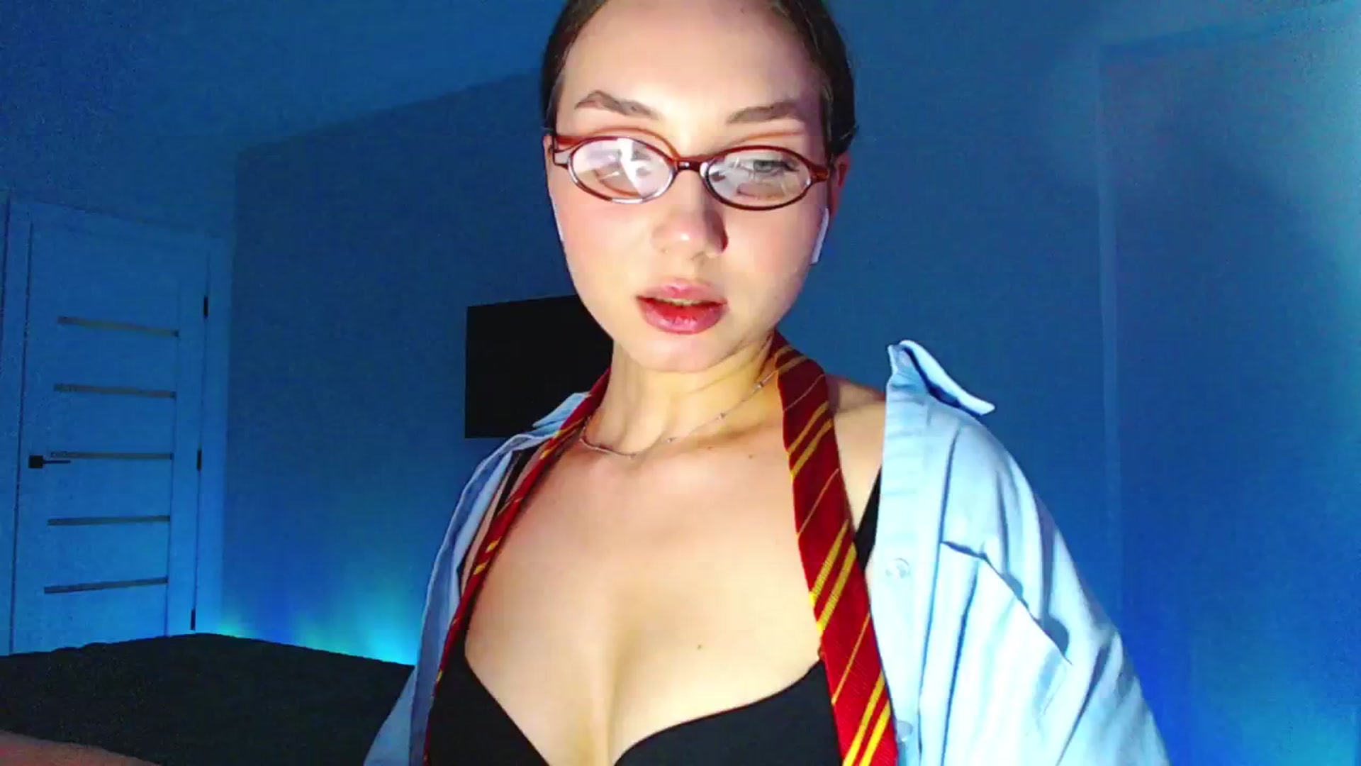 Gallery image thumbnail from Browncat04's myfreecams stream on, 07/20/2024, 15:27 image 16 of 20