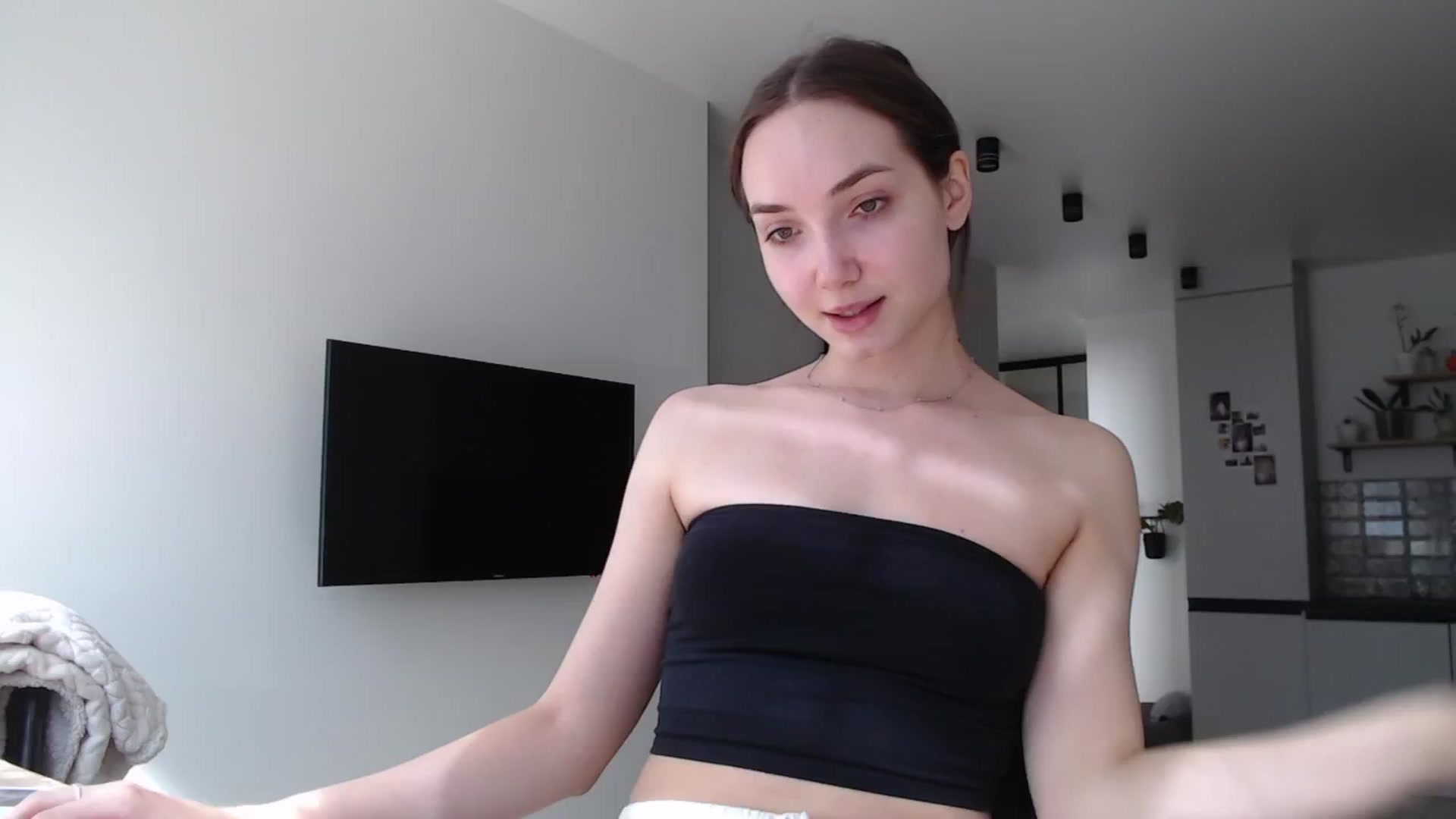Gallery image thumbnail from Browncat04's myfreecams stream on, 08/08/2024, 12:28 image 1 of 20