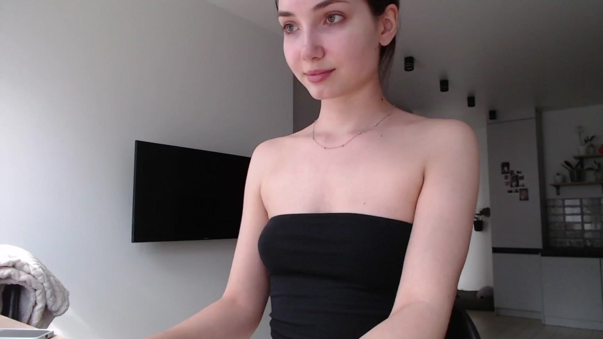 Gallery image thumbnail from Browncat04's myfreecams stream on, 08/08/2024, 12:28 image 11 of 20