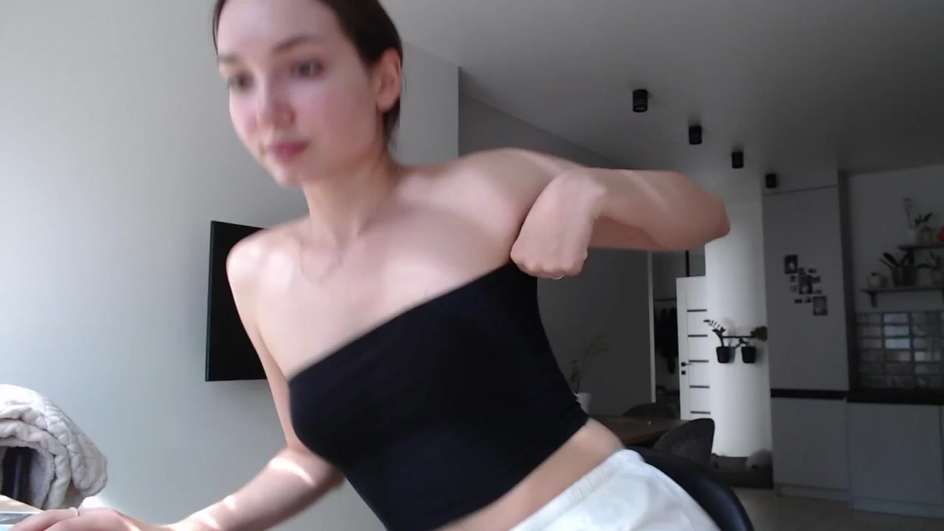 Gallery image thumbnail from Browncat04's myfreecams stream on, 08/08/2024, 12:28 image 5 of 20