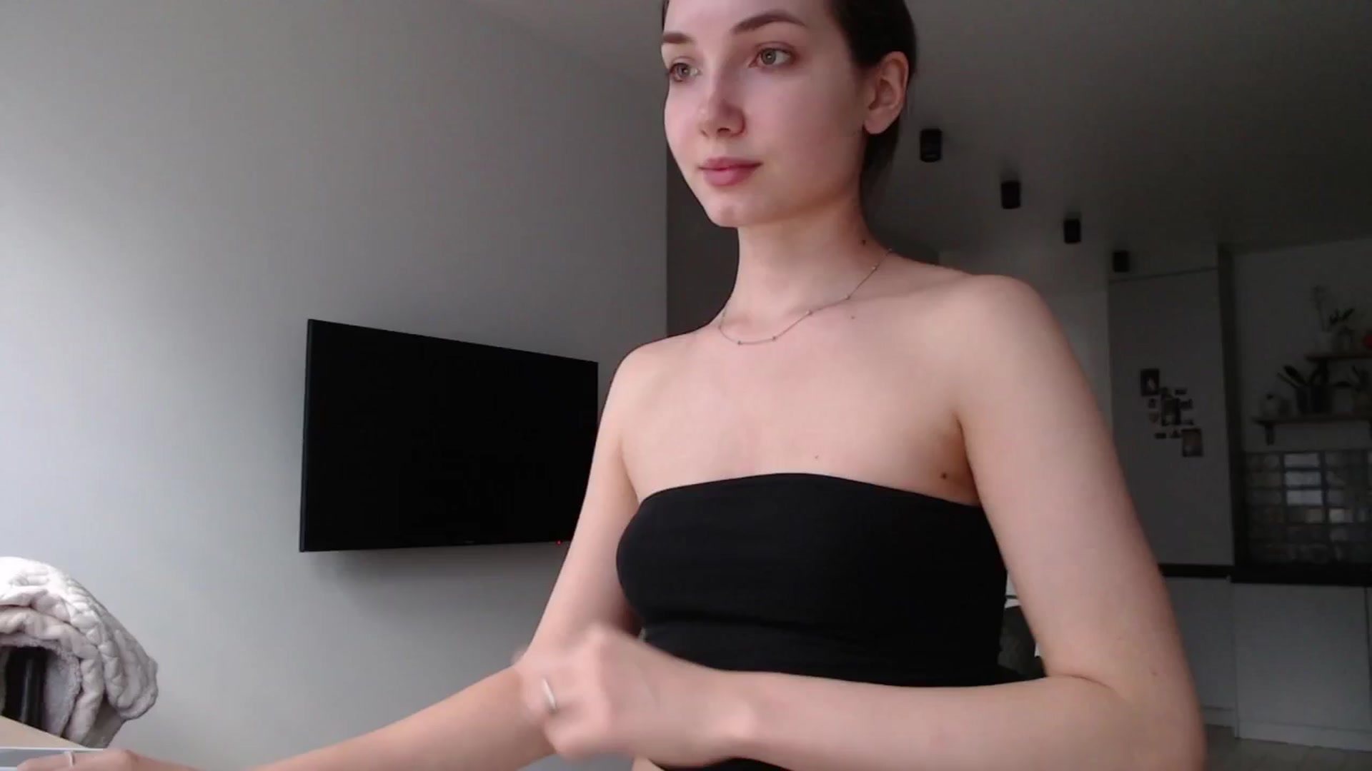Gallery image thumbnail from Browncat04's myfreecams stream on, 08/08/2024, 12:28 image 10 of 20