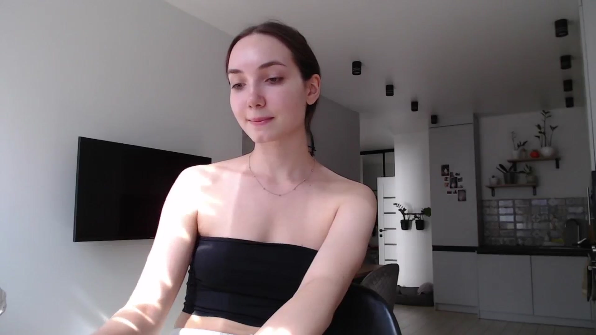 Gallery image thumbnail from Browncat04's myfreecams stream on, 08/08/2024, 12:59 image 15 of 20
