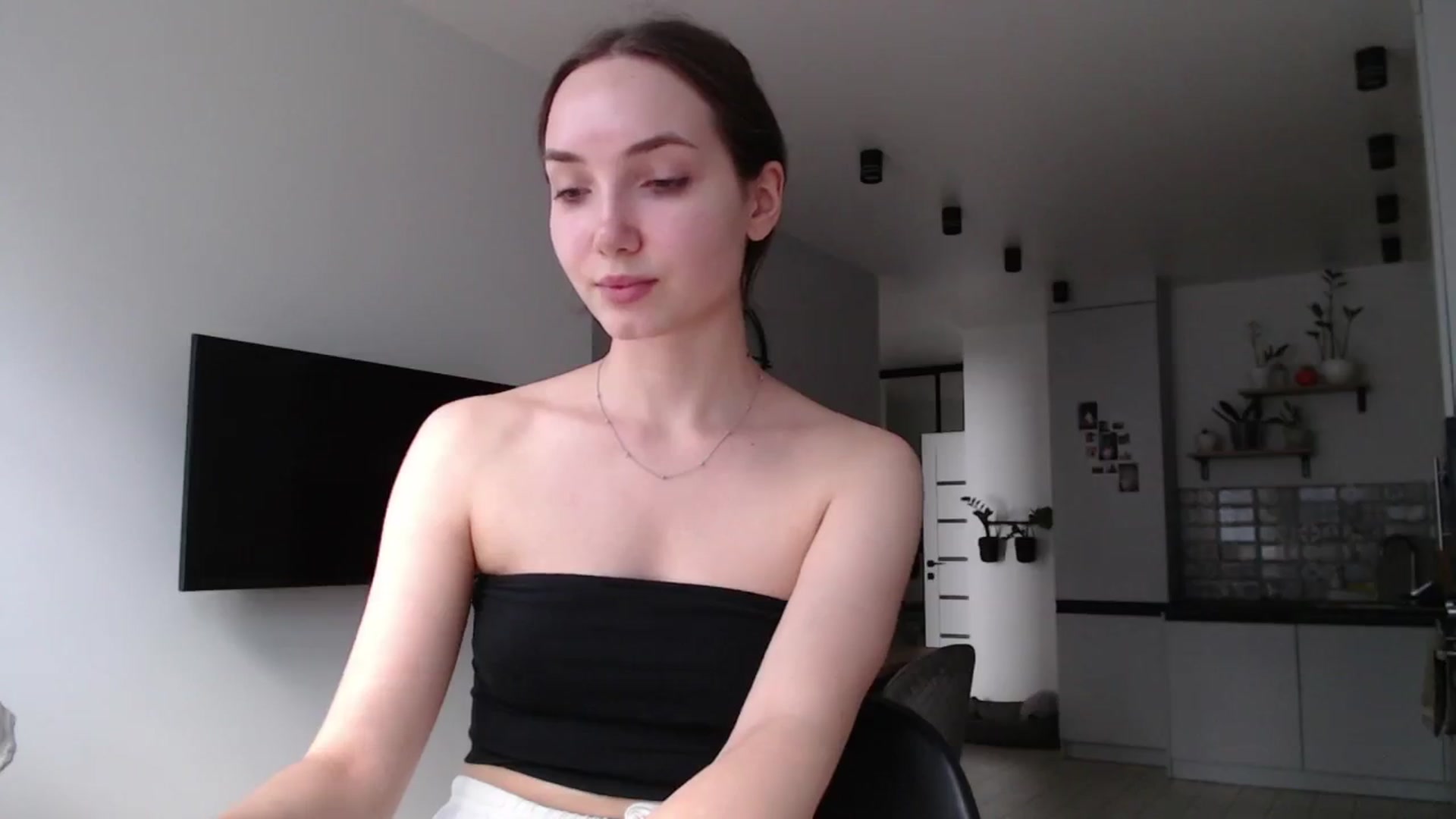 Gallery image thumbnail from Browncat04's myfreecams stream on, 08/08/2024, 12:59 image 20 of 20