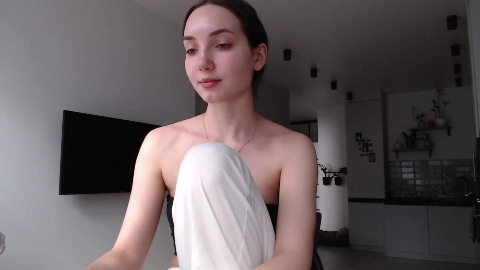 Gallery image thumbnail from Browncat04's myfreecams stream on, 08/08/2024, 12:59 image 17 of 20