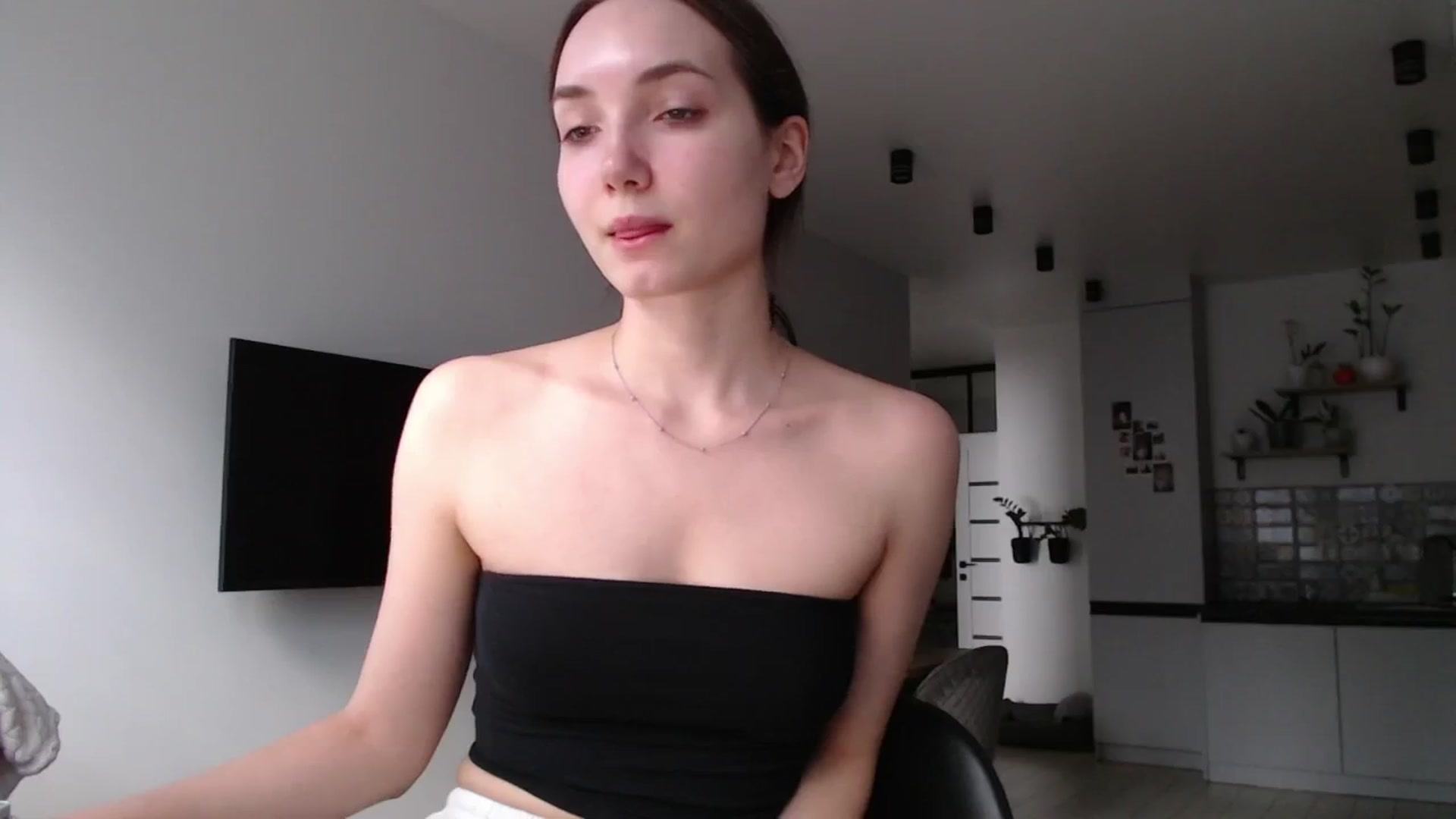 Gallery image thumbnail from Browncat04's myfreecams stream on, 08/08/2024, 12:59 image 9 of 20