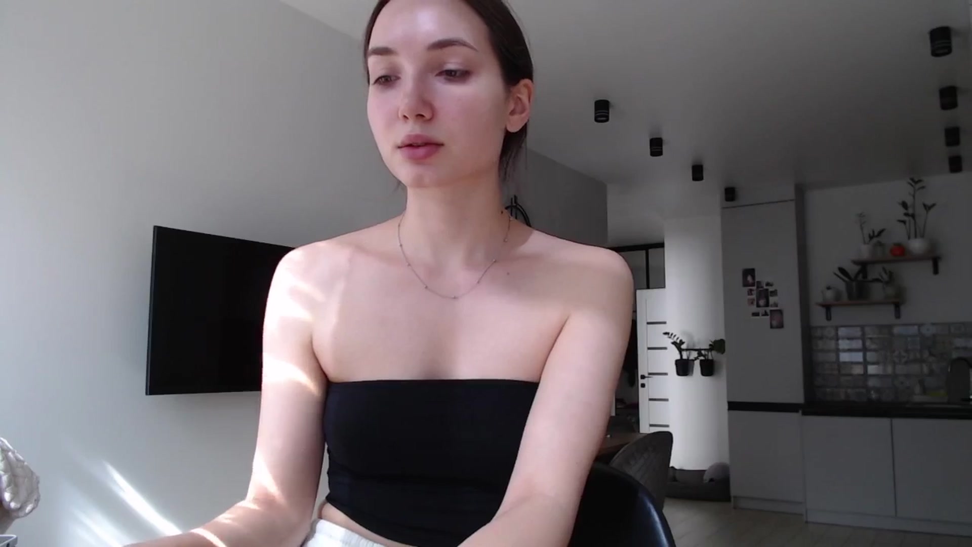 Gallery image thumbnail from Browncat04's myfreecams stream on, 08/08/2024, 12:59 image 3 of 20